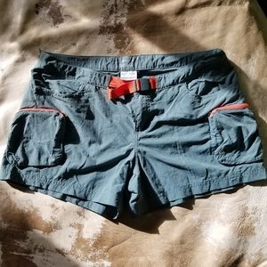 Columbia cross on over short